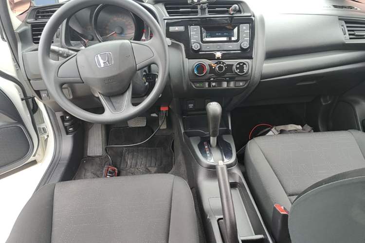 Used Honda Fit 2018 1.5L CVT Comfort Version Center Console