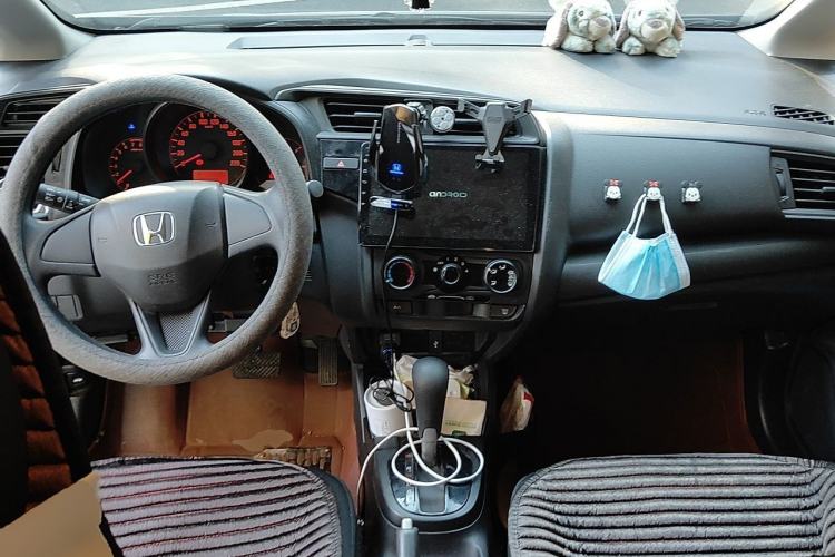 Used Honda Fit 2018 1.5L CVT Comfort Version Center Console