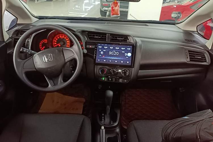 Used Honda Fit 2018 1.5L CVT Comfort Version Center Console