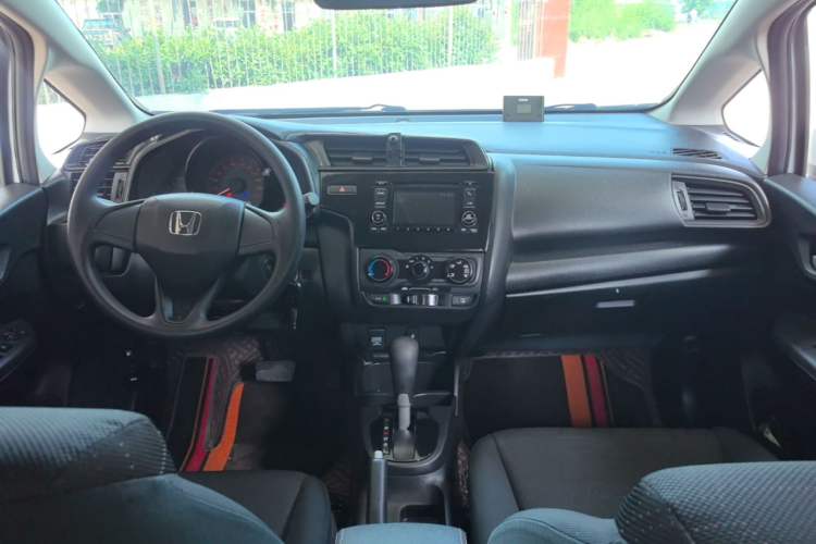 Used Honda Fit 2018 1.5L CVT Comfort Version Center Console