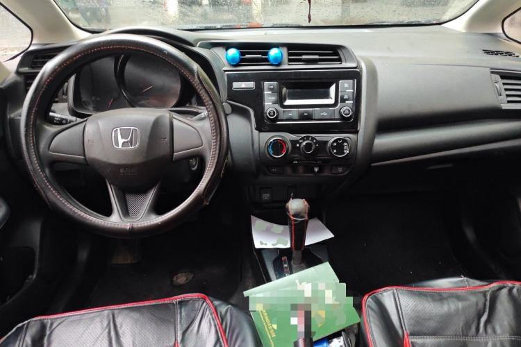 Used Honda Fit 2018 1.5L CVT Comfort Sunroof Version Center Console