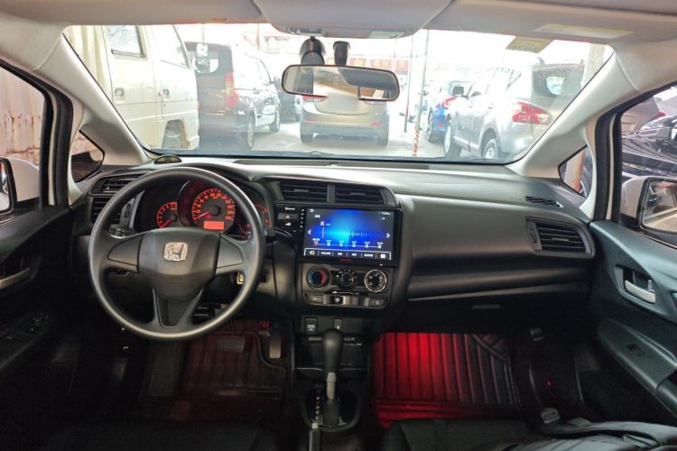 Used Honda Fit 2018 1.5L CVT Comfort Sunroof Version Center Console