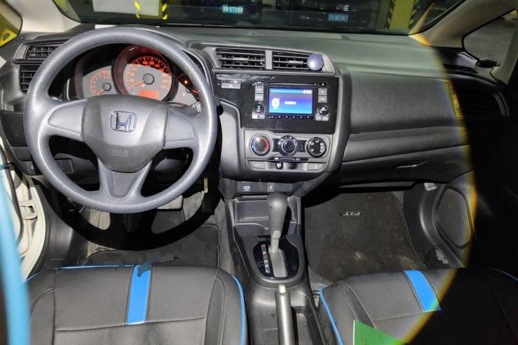 Used Honda Fit 2018 1.5L CVT Comfort Version Center Console