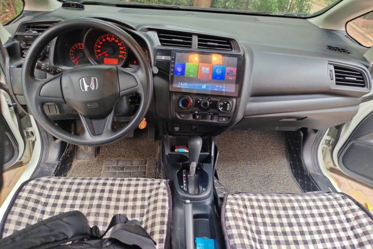 Used Honda Fit 2018 1.5L CVT Comfort Sunroof Version Center Console
