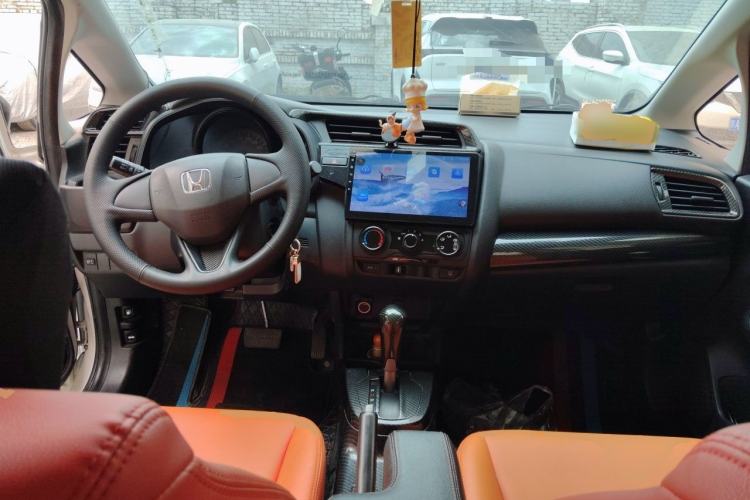 Used Honda Fit 2018 1.5L CVT Comfort Version Center Console
