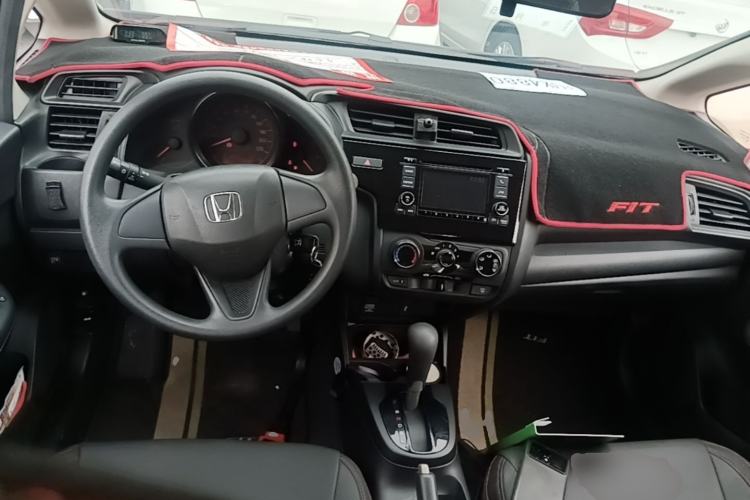 Used Honda Fit 2018 1.5L CVT Comfort Sunroof Version Center Console