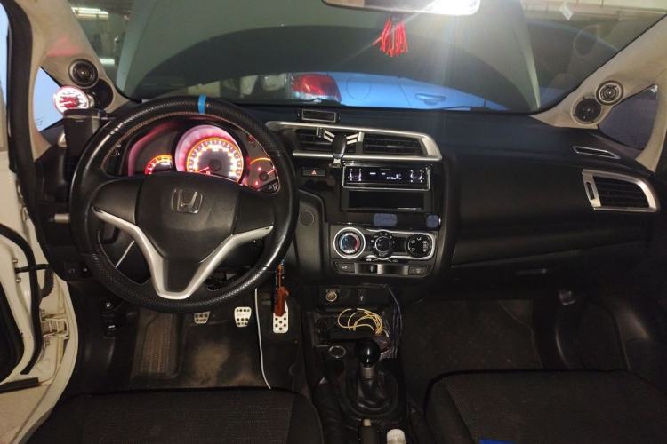 Used Honda Fit 2018 1.5L Manual Comfort Version Center Console