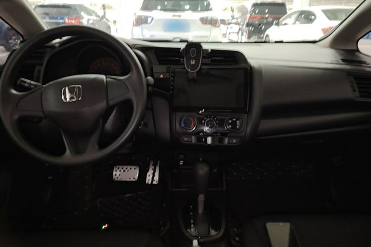Used Honda Fit 2018 1.5L CVT Comfort Version Center Console