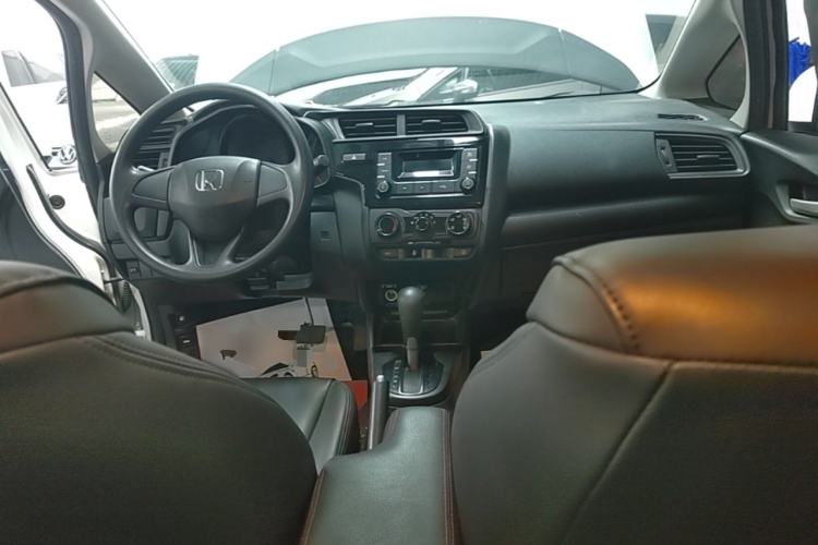 Used Honda Fit 2018 1.5L CVT Comfort Version Center Console