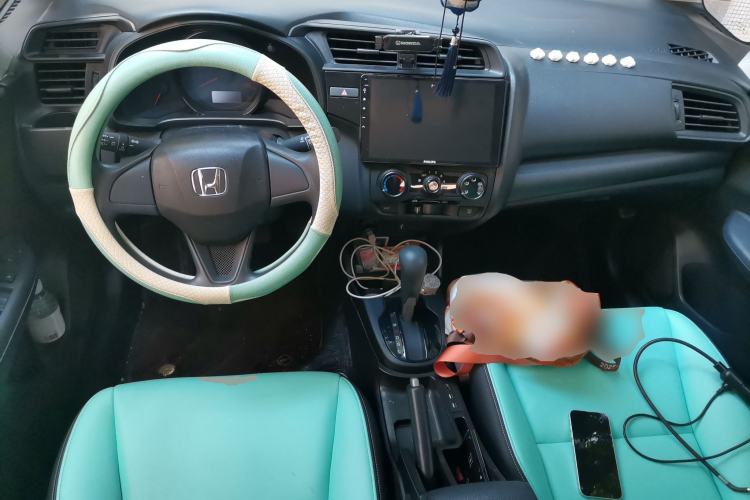 Used Honda Fit 2018 1.5L CVT Comfort Version Center Console