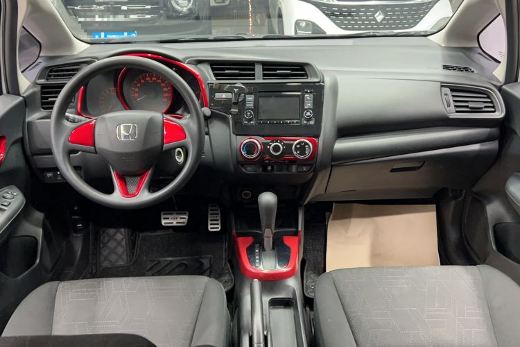 Used Honda Fit 2018 1.5L CVT Comfort Version Center Console