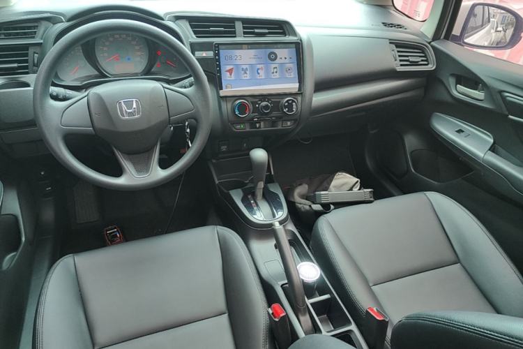 Used Honda Fit 2018 1.5L CVT Comfort Sunroof Version Center Console