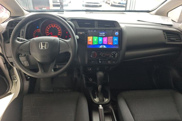 Used Honda Fit 2018 1.5L CVT Comfort Sunroof Version Center Console