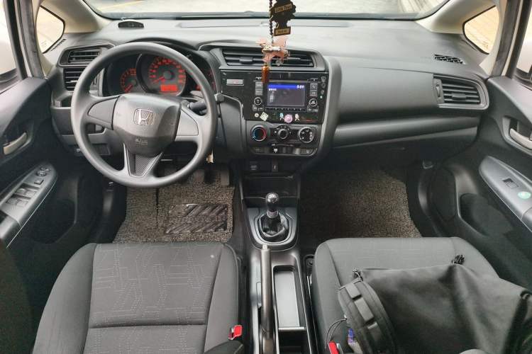 Used Honda Fit 2018 1.5L Manual Comfort Version Center Console