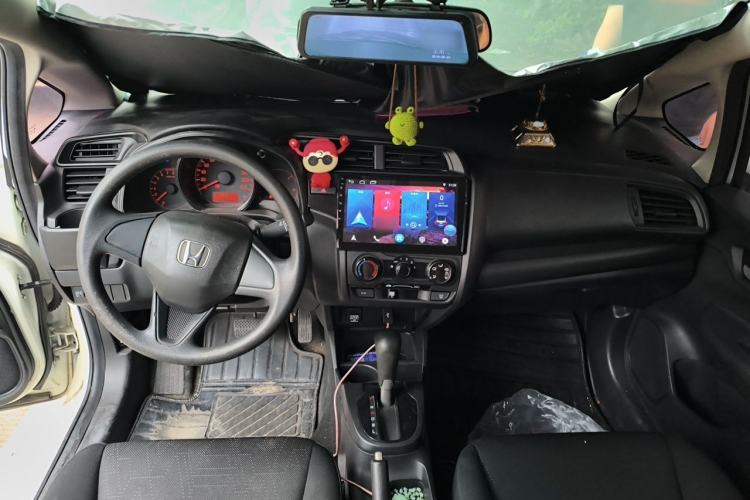 Used Honda Fit 2018 1.5L CVT Comfort Version Center Console
