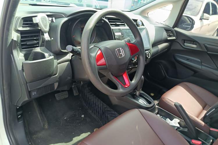 Used Honda Fit 2018 1.5L CVT Comfort Sunroof Version Center Console