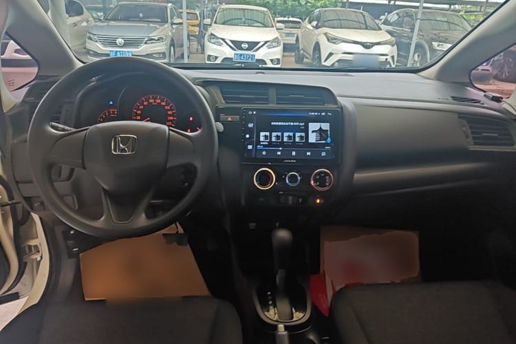 Used Honda Fit 2018 1.5L CVT Comfort Version Center Console
