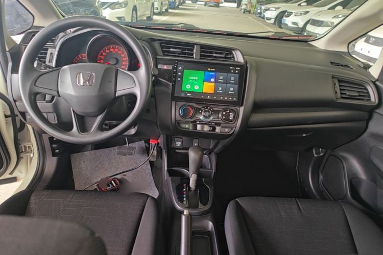 Used Honda Fit 2018 1.5L CVT Comfort Version Center Console