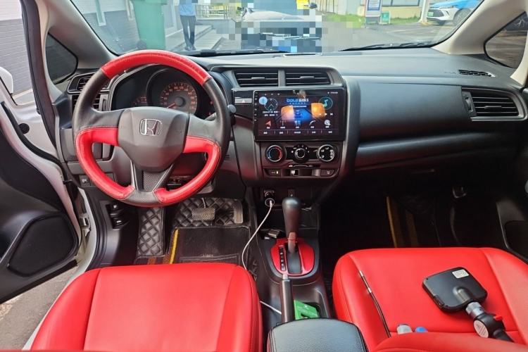 Used Honda Fit 2018 1.5L CVT Comfort Sunroof Version Center Console