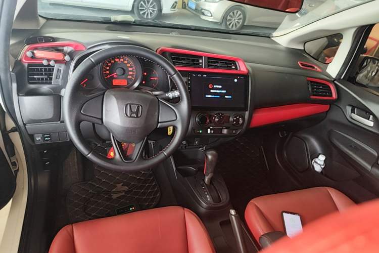 Used Honda Fit 2018 1.5L CVT Comfort Version Center Console