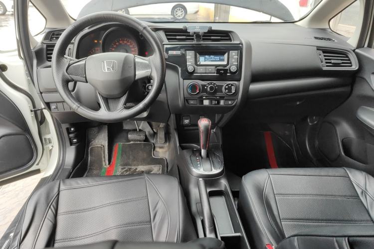 Used Honda Fit 2018 1.5L CVT Comfort Version Center Console