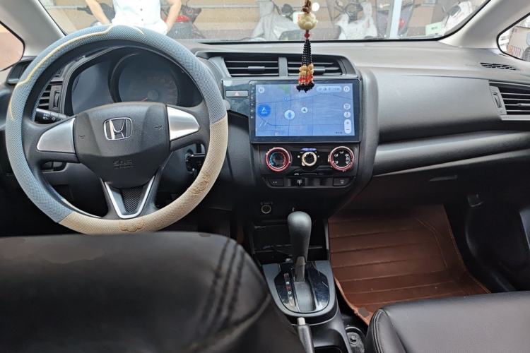 Used Honda Fit 2018 1.5L CVT Comfort Version Center Console