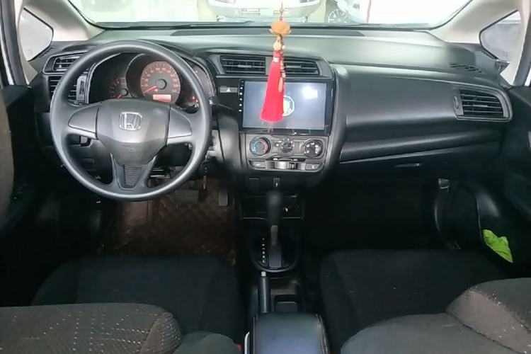 Used Honda Fit 2018 1.5L CVT Comfort Sunroof Version Center Console