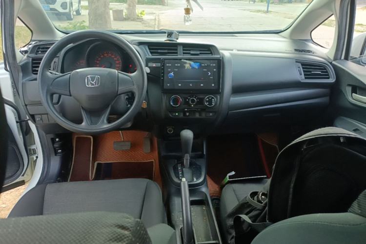 Used Honda Fit 2018 1.5L CVT Comfort Version Center Console