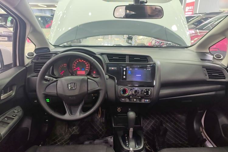 Used Honda Fit 2018 1.5L CVT Comfort Version Center Console