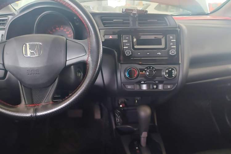 Used Honda Fit 2018 1.5L CVT Comfort Sunroof Version Center Console