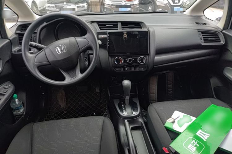 Used Honda Fit 2018 1.5L CVT Comfort Version Center Console
