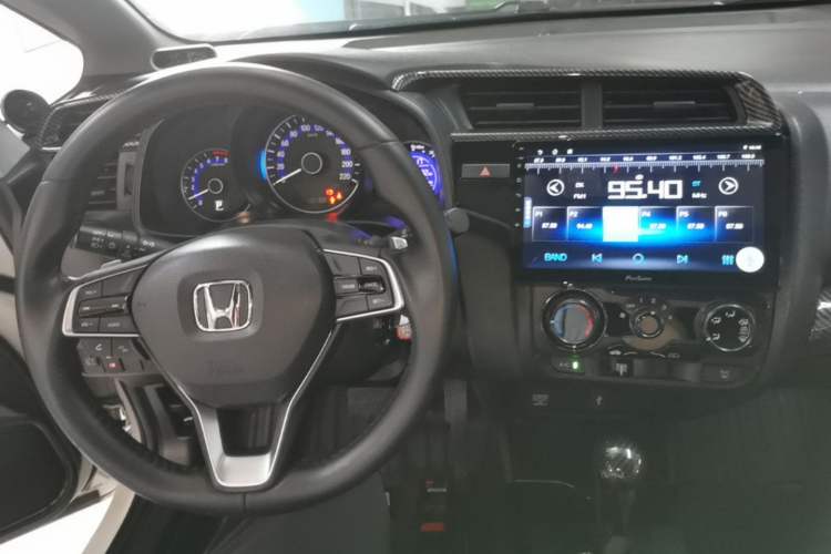Used Honda Fit 2018 1.5L CVT Comfort Sunroof Version Center Console