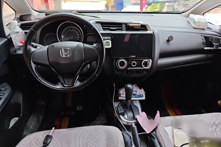 Used Honda Fit 2018 1.5L CVT Trendy Run+ Edition Center Console