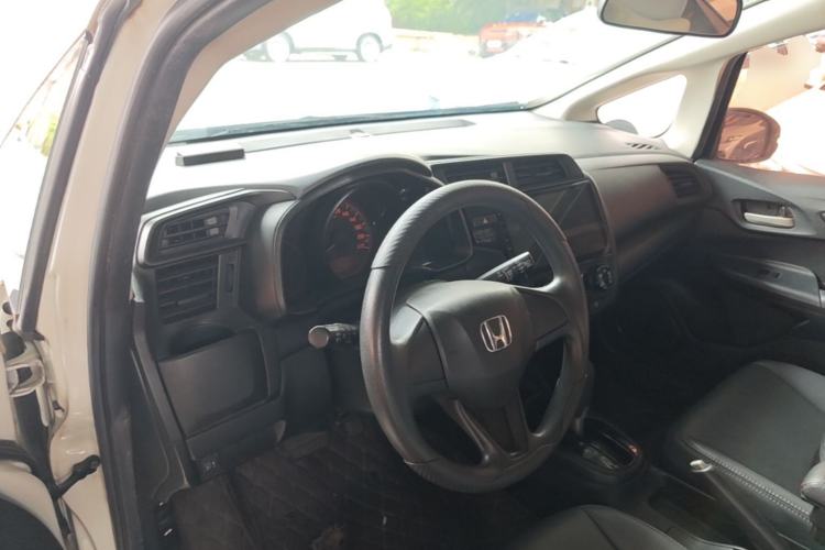Used Honda Fit 2018 1.5L CVT Comfort Version Center Console