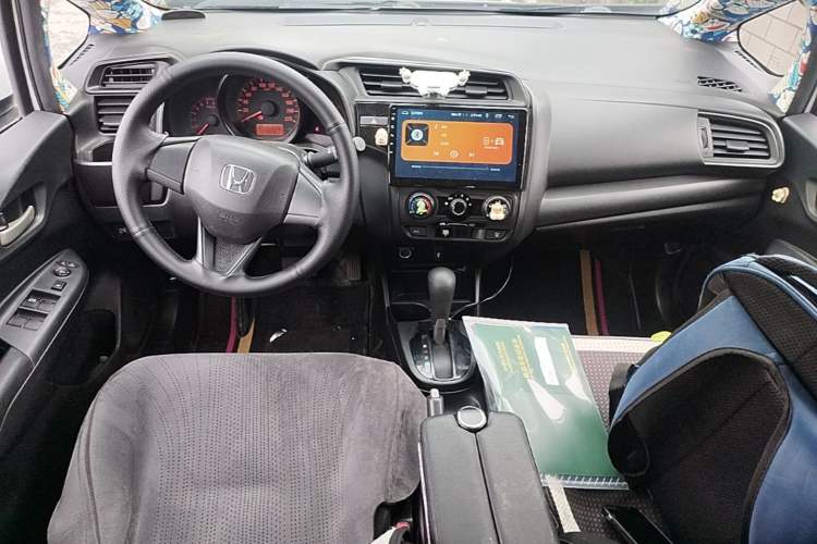 Used Honda Fit 2018 1.5L CVT Comfort Version Center Console