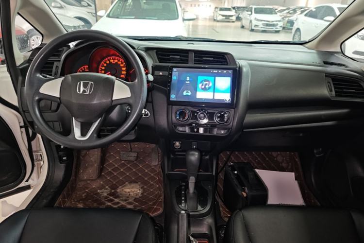 Used Honda Fit 2018 1.5L CVT Comfort Sunroof Version Center Console