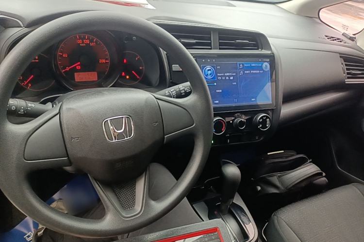 Used Honda Fit 2018 1.5L CVT Comfort Version Center Console