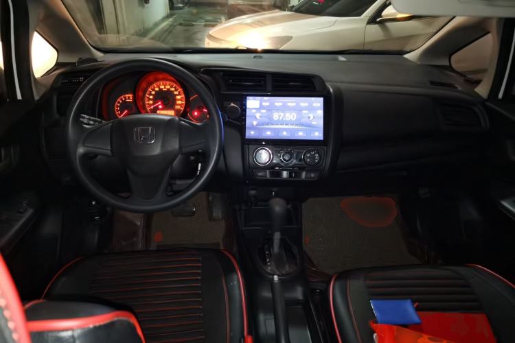 Used Honda Fit 2018 1.5L CVT Comfort Version Center Console