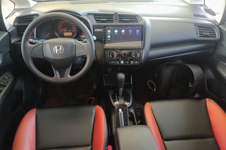 Used Honda Fit 2018 1.5L CVT Comfort Sunroof Version Center Console