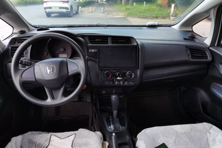 Used Honda Fit 2018 1.5L CVT Comfort Version Center Console