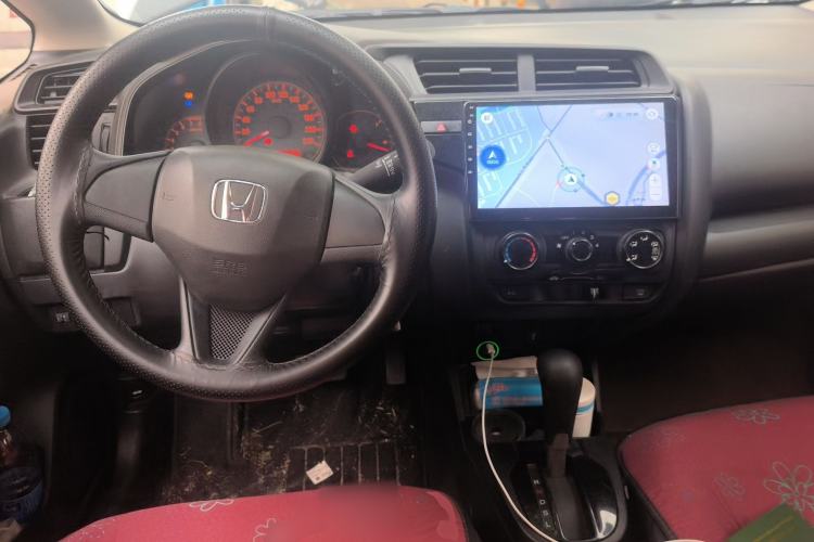 Used Honda Fit 2018 1.5L CVT Comfort Version Center Console