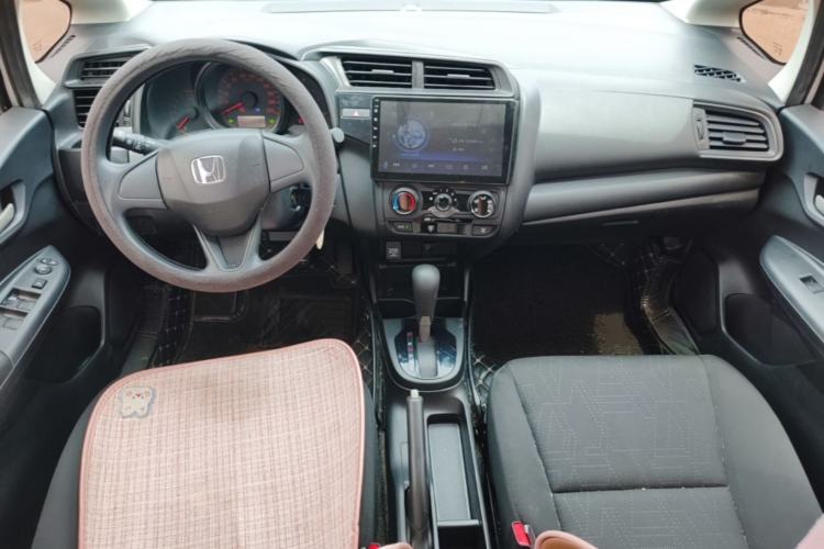 Used Honda Fit 2018 1.5L CVT Comfort Version Center Console