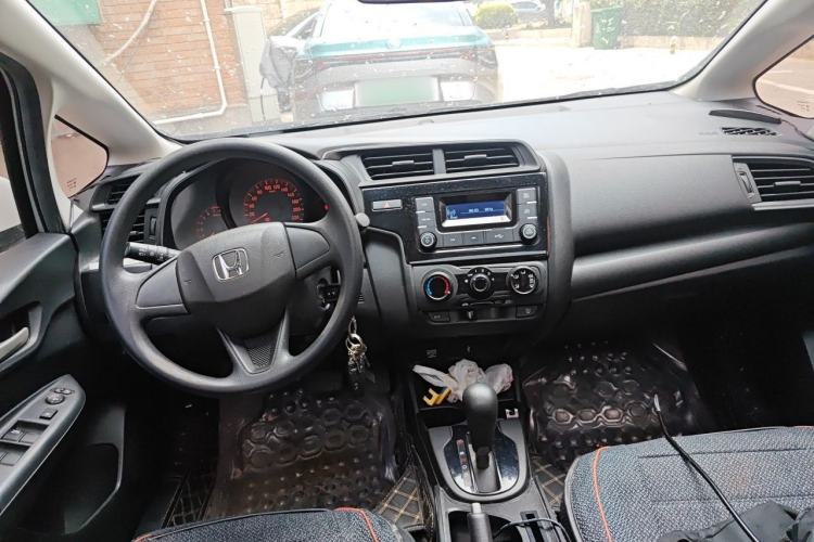 Used Honda Fit 2018 1.5L CVT Comfort Sunroof Version Center Console