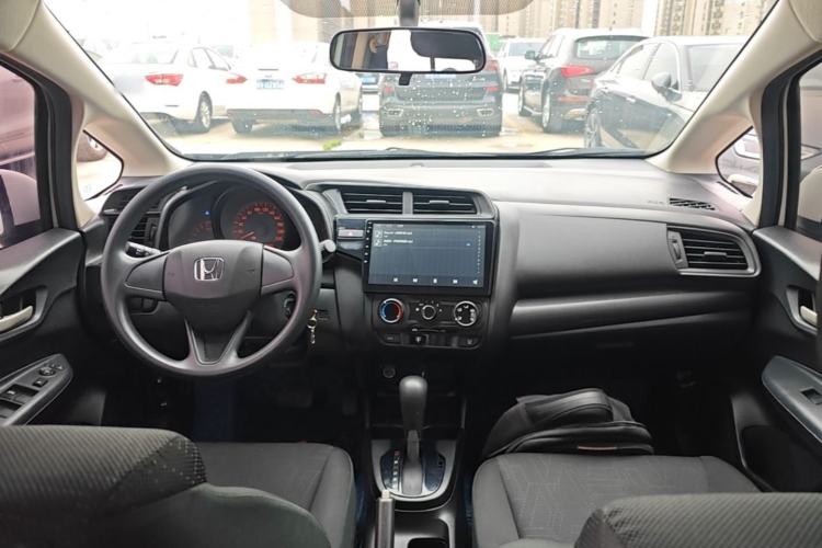 Used Honda Fit 2018 1.5L CVT Comfort Version Center Console