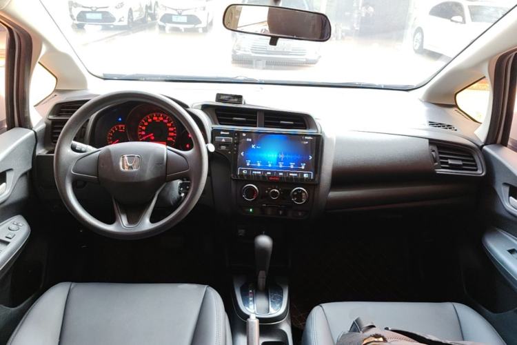 Used Honda Fit 2018 1.5L CVT Comfort Sunroof Version Center Console