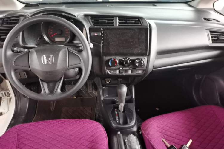 Used Honda Fit 2018 1.5L CVT Comfort Version Center Console