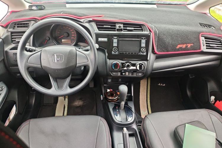 Used Honda Fit 2018 1.5L CVT Comfort Sunroof Version Center Console