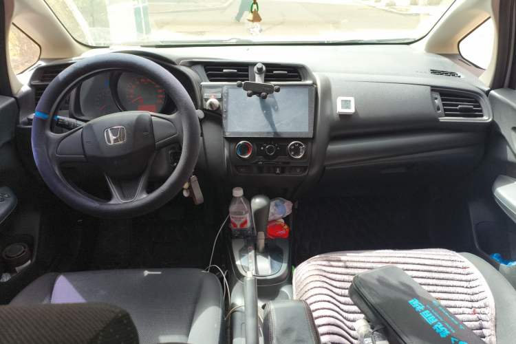 Used Honda Fit 2018 1.5L CVT Comfort Version Center Console