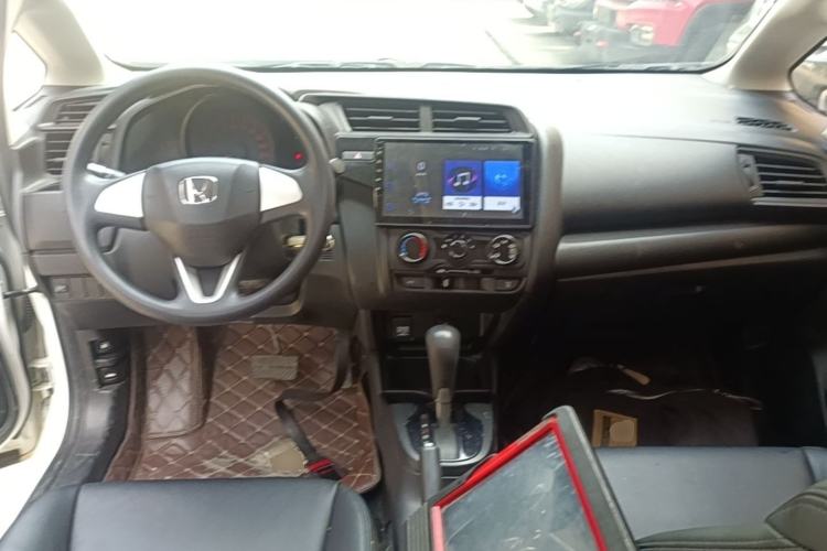 Used Honda Fit 2018 1.5L CVT Comfort Sunroof Version Center Console