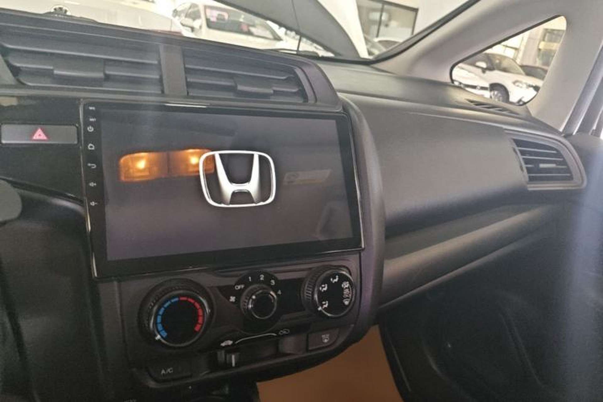 Used Honda Fit 2018 1.5L CVT Comfort Version Center Console